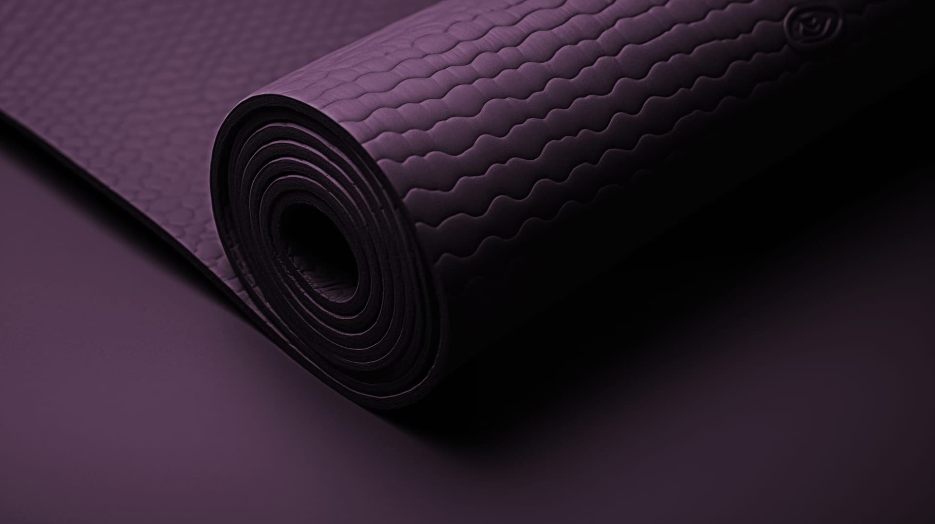 Mor renkli sarılı yoga matı